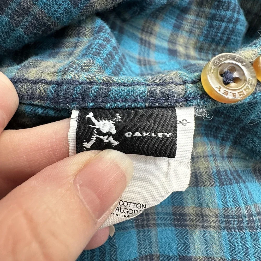 Oakley Shirt Mens Large Blue‎ Plaid Flannel Long Sleeve Button Up Skate